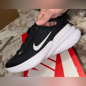 Nike Uplift SC Sneakers